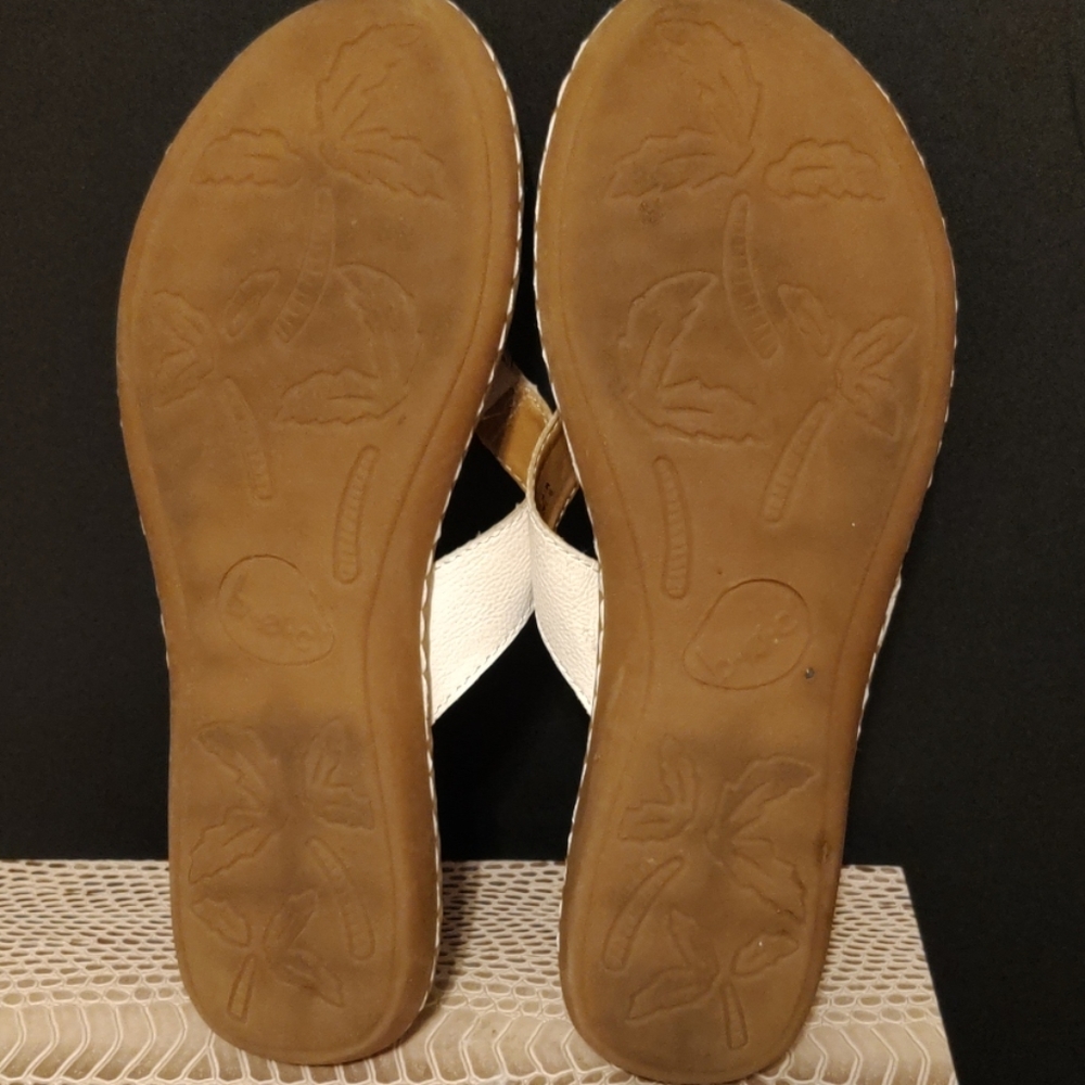 b.o.c Born Concept Sandals - Picture 7 of 8